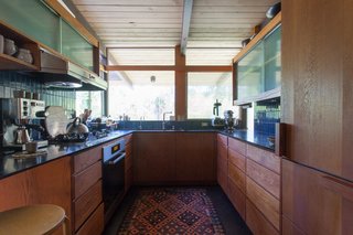 Hole Up in This Quintessential Midcentury Modern Rental in Hollywood - Photo 7 of 12 -
