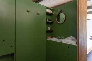 Hole Up in This Quintessential Midcentury Modern Rental in Hollywood - Photo 5 of 12 -
