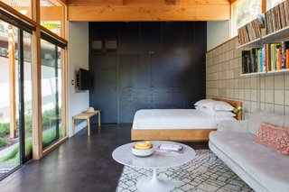 Hole Up in This Quintessential Midcentury Modern Rental in Hollywood - Photo 12 of 12 -