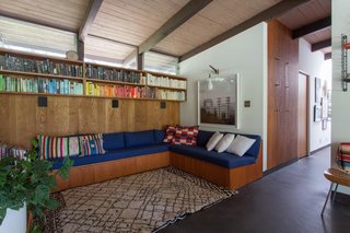 Hole Up in This Quintessential Midcentury Modern Rental in Hollywood - Photo 2 of 12 -