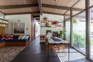 Hole Up in This Quintessential Midcentury Modern Rental in Hollywood - Photo 3 of 12 -