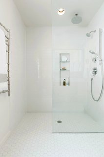 What's the Best Way to Save Space in a Small Bathroom? - Photo 4 of 14 -