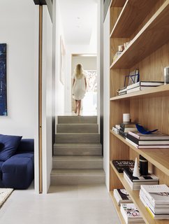 A Sleek, Two-Story Addition Hides Behind a Traditional Cottage in Sydney - Photo 9 of 12 -