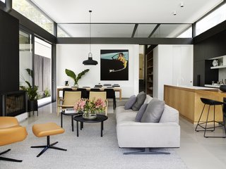 A Sleek, Two-Story Addition Hides Behind a Traditional Cottage in Sydney - Photo 6 of 12 -