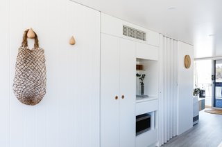 Life in This Renovated Houseboat Would Be But a Dream - Photo 4 of 13 -