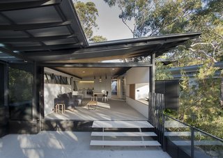 An Arresting Australian Abode by Glenn Murcutt Needs a Buyer - Photo 3 of 8 -