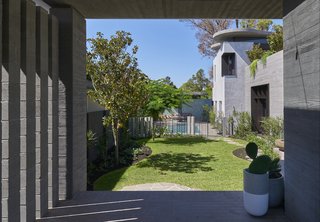 According to the architects, "the spatial arrangement of the ‘pocket’ courtyards is also driven by environmental concerns: the building is teased apart to maximize winter solar penetration and to capture prevailing cooling breezes."