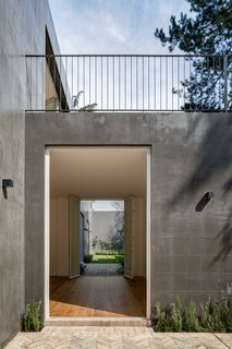 Delightful Material Contrasts Define a Courtyard Home in Mexico City - Photo 4 of 10 -