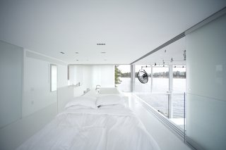 This Mesmerizing Glass House Is Also a Photographer's Lakeside Studio - Photo 7 of 13 -
