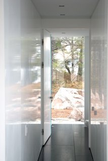 This Mesmerizing Glass House Is Also a Photographer's Lakeside Studio - Photo 3 of 13 -