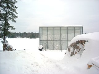 This Mesmerizing Glass House Is Also a Photographer's Lakeside Studio - Photo 12 of 13 -