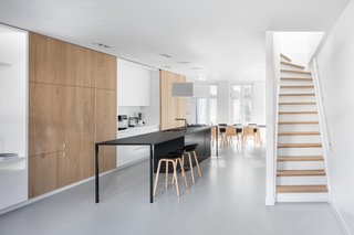 A Cramped Amsterdam Apartment Is Transformed Into an Airy Loft - Photo 2 of 9 -