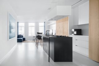 A Cramped Amsterdam Apartment Is Transformed Into an Airy Loft - Photo 3 of 9 -