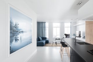 A Cramped Amsterdam Apartment Is Transformed Into an Airy Loft - Photo 7 of 9 -