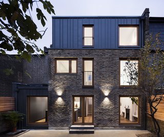 A Sleek Renovation in London Ushers Light Into a Family Home - Photo 11 of 11 -