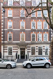 Forget Coworking—These Coliving Spaces Let You Travel the World For $1,800 a Month - Photo 15 of 25 - Roam London facade