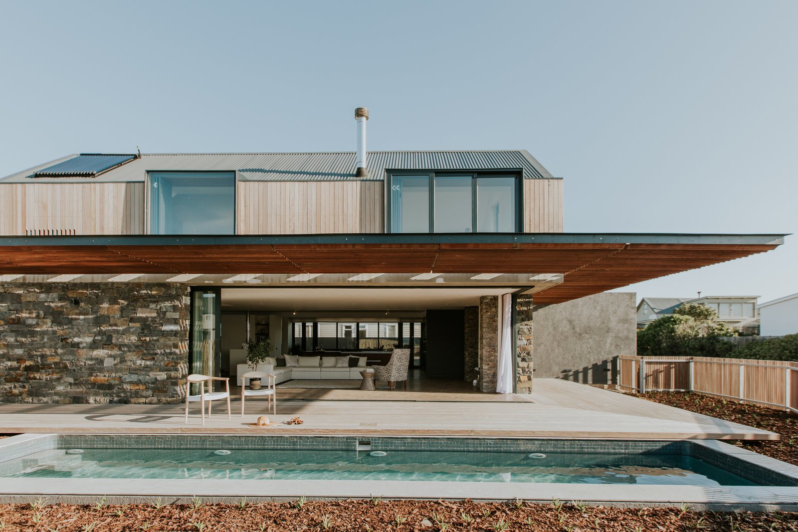 An Inviting South African Cottage Embraces its Seaside Locale