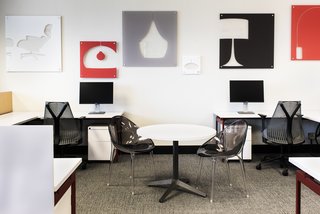 Open workstations combine with collaboration spaces. Herman Miller Sayl Task Chairs provide just the right support for getting work done.