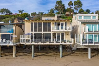 ‘Brady Bunch’ Actor Barry Williams Lists His Malibu Home For $6.4M