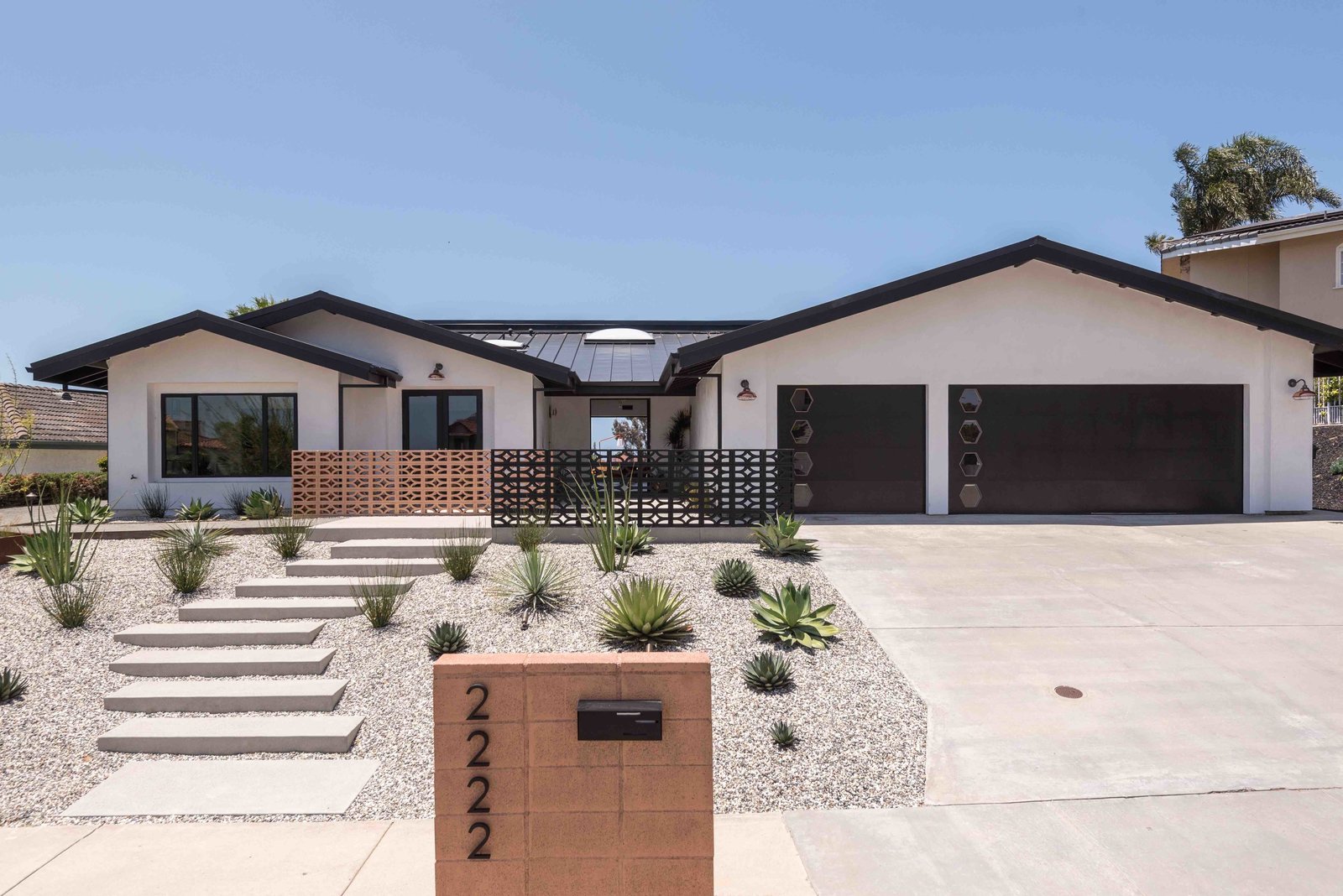 Photo 13 of 14 in 1980s Modern Meets The New Millennium by dasMOD Dwell