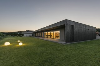 Top 5 Homes of the Week That Embrace Their Surroundings - Photo 1 of 5 -