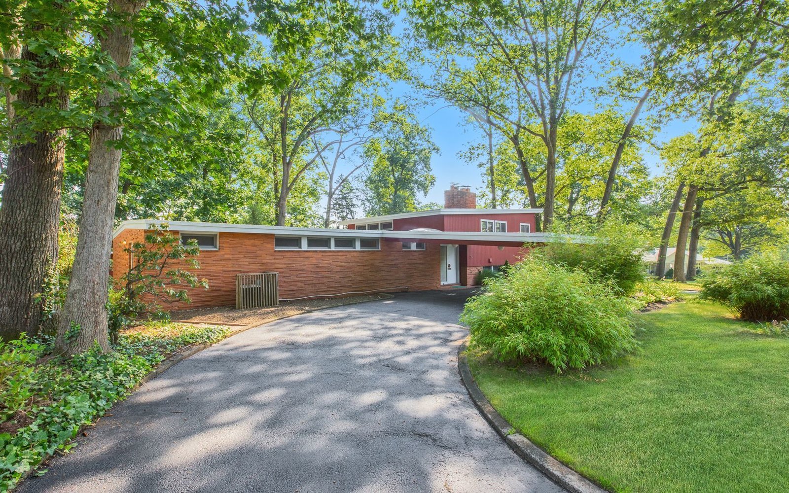 Mid Century Modern For Sale posted by JohnMichael Young (25 Photos) Dwell