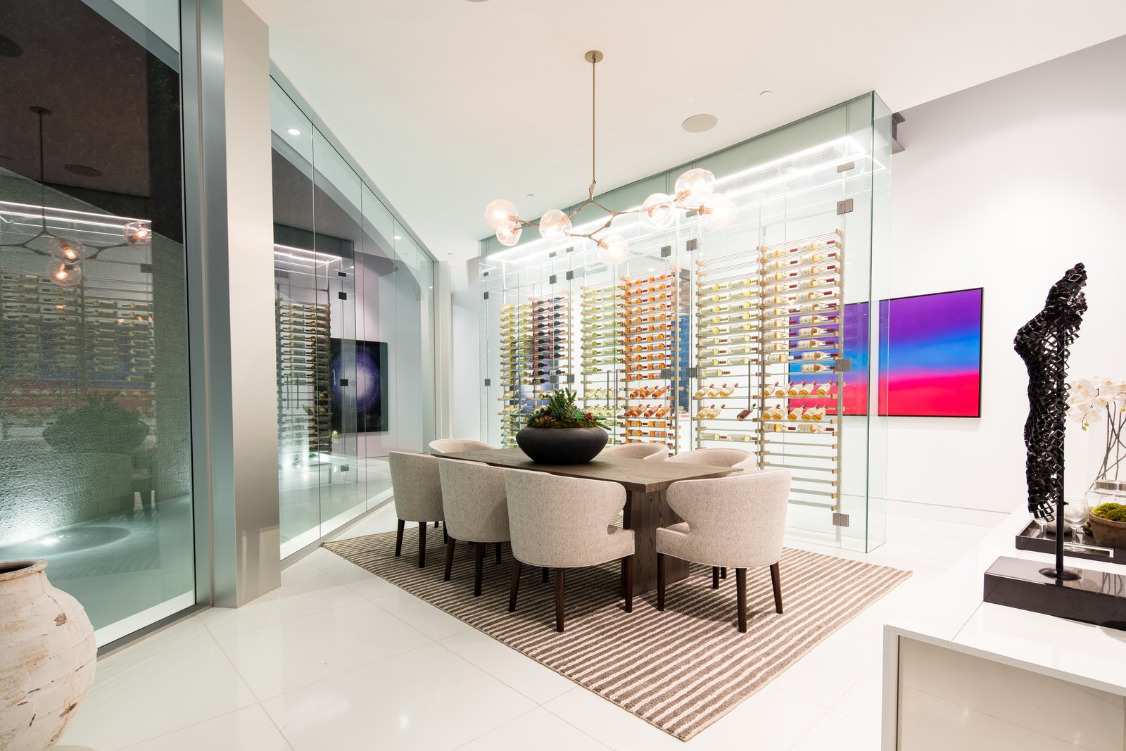 Photo 16 of 18 in Indoor-Outdoor Architectural Hollywood Hills Dream ...