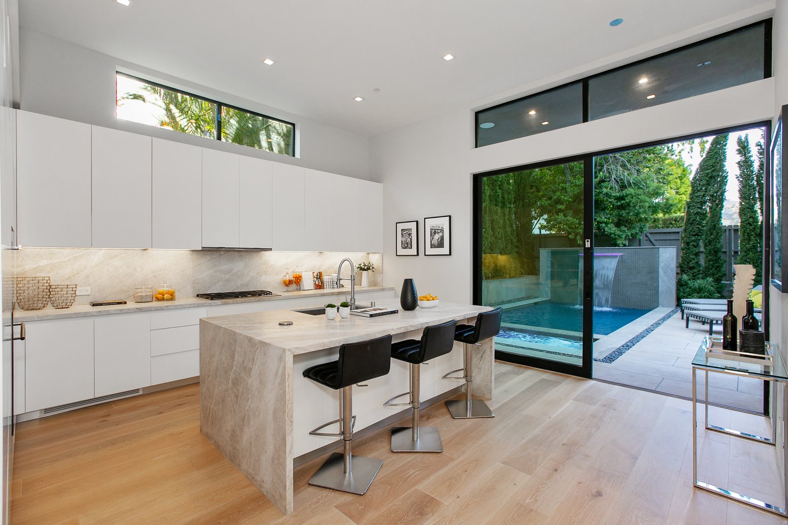 Photo 3 of 22 in New West Hollywood Contemporary Home Hits the Market ...