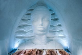 Icewoman is designed by Linda Vagnelind, a Swedish artist. As you enter the suite, a pair of swim goggles greets you and waves run along the walls towards a massive figure towering at the far end. 