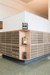 A Historic U.S. Post Office Is Transformed Into a Digital Agency’s New Modern Office - Photo 3 of 15 -