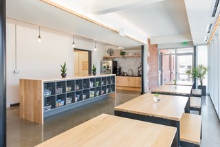 A Historic U.S. Post Office Is Transformed Into a Digital Agency’s New Modern Office - Photo 7 of 15 -