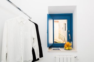 An Old Fisherman's House in Sicily Is Transformed Into 2 Apartments - Photo 5 of 12 -