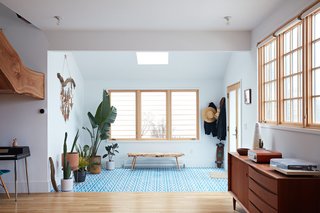 This Beachside Pad in San Francisco Is the Stuff of Surfers' Dreams - Photo 7 of 9 -