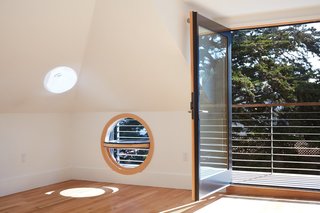 This Beachside Pad in San Francisco Is the Stuff of Surfers' Dreams - Photo 9 of 9 -