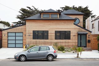 This Beachside Pad in San Francisco Is the Stuff of Surfers' Dreams - Photo 1 of 9 -