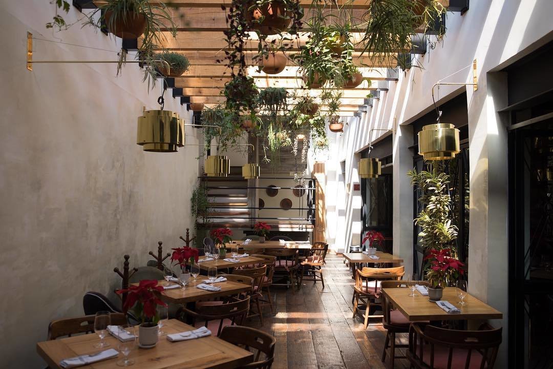 Sun-soaked dining at Mia Domenicca.