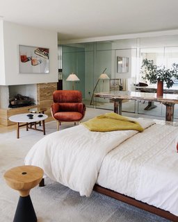 Luxe digs in Beverly Hills.