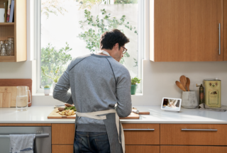 Hub provides step-by-step instructions and videos while your hands are full.