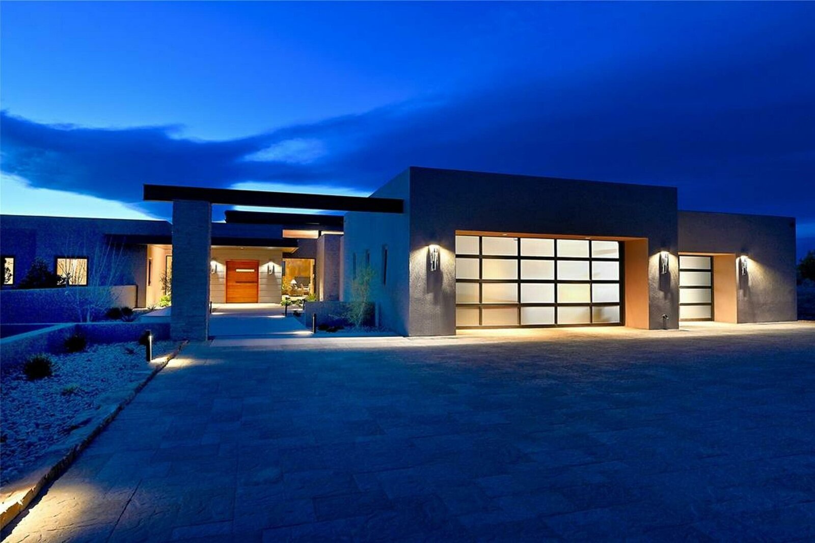 Photo 2 of 9 in This Stylish New Build in Santa Fe, Complete With Hot