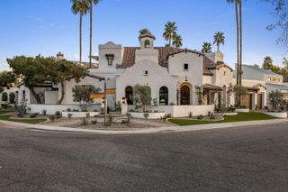 A Scottsdale Home Punctuated by Arches Hits the Market for $2.7M