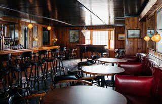 Overlooking the Long Island Sound, a Revamped Hotel Channels its Nautical Roots - Photo 7 of 10 -
