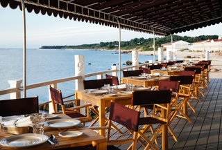 Overlooking the Long Island Sound, a Revamped Hotel Channels its Nautical Roots - Photo 10 of 10 -