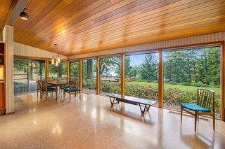 A Waterfront Washington Home Designed by a Renowned Spokane Architect Is Listed For $675K - Photo 2 of 10 -