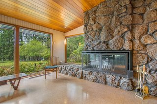 A Waterfront Washington Home Designed by a Renowned Spokane Architect Is Listed For $675K - Photo 10 of 10 -