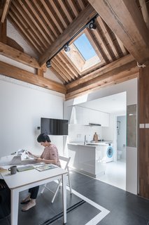 A Smart TV Controls the Layout of This Futuristic Beijing Home - Photo 9 of 11 -