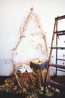 10 Festive Alternatives to the Traditional Christmas Tree - Photo 2 of 10 -