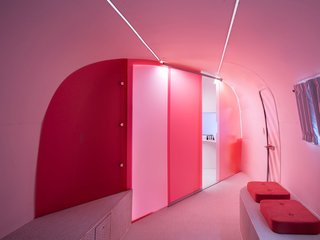 A Bold Airstream Hotel Tops a Melbourne Parking Garage - Photo 8 of 8 -