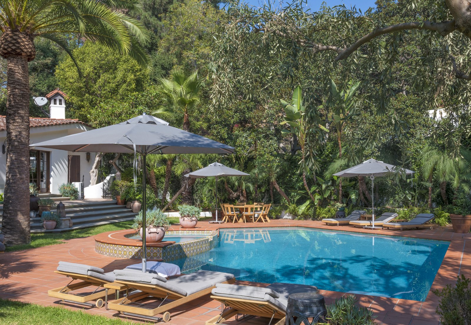 Photo 9 of 12 in Van Griffith Estate by Rekha Mohan Dwell