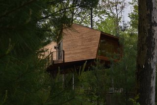 Sleep in This Romantic Tree House Just Outside NYC - Photo 1 of 10 -