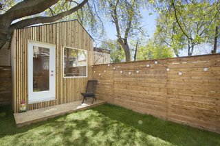 This Architect's Tiny Studio Is the Ultimate Backyard Workspace - Photo 1 of 9 -